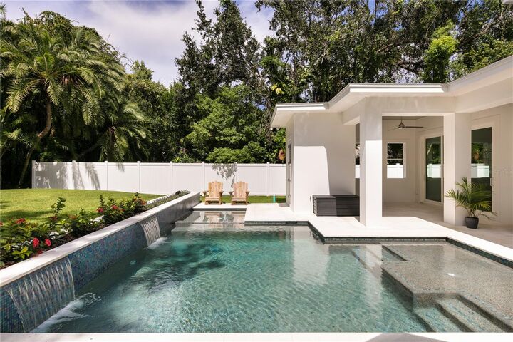 Property Photo:  84 Oakdale St  FL 34786 