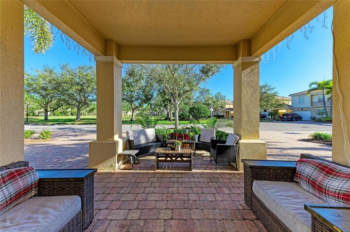 Property Photo:  7924 Farina Court  FL 34238 