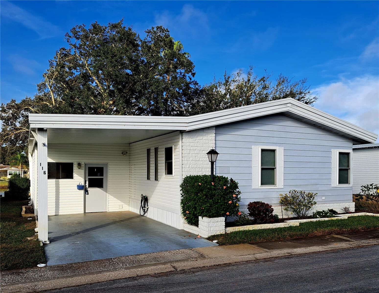 Property Photo: 116 Maple Leaf Drive FL 34684