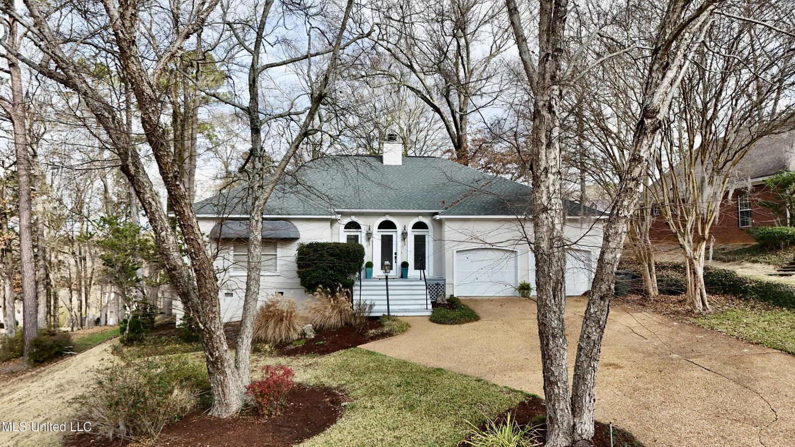 Property Photo:  112 Newport Circle  MS 39056 