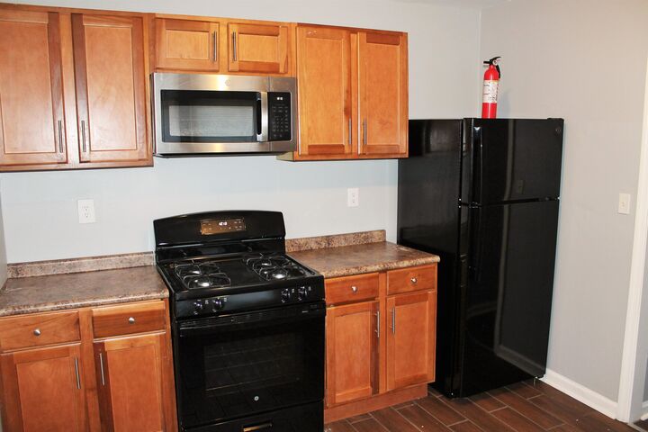 Property Photo:  1545 Oakwood St  TN 38108 