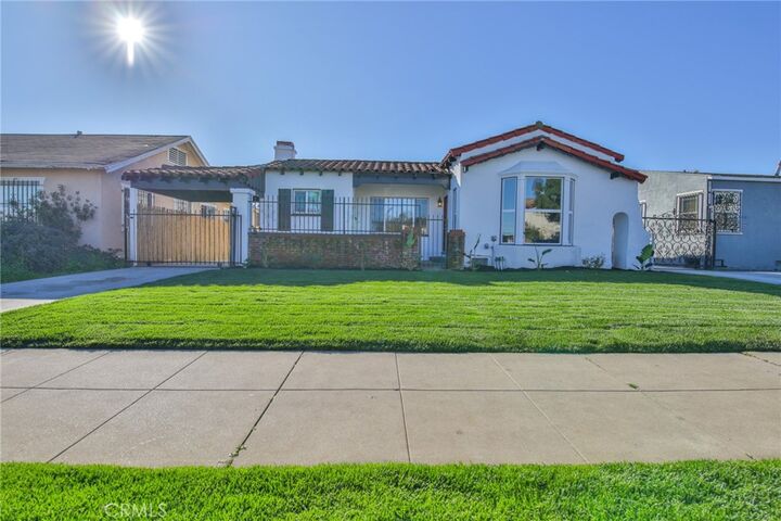 Property Photo: 1618 -1620 W 80th CA 90047