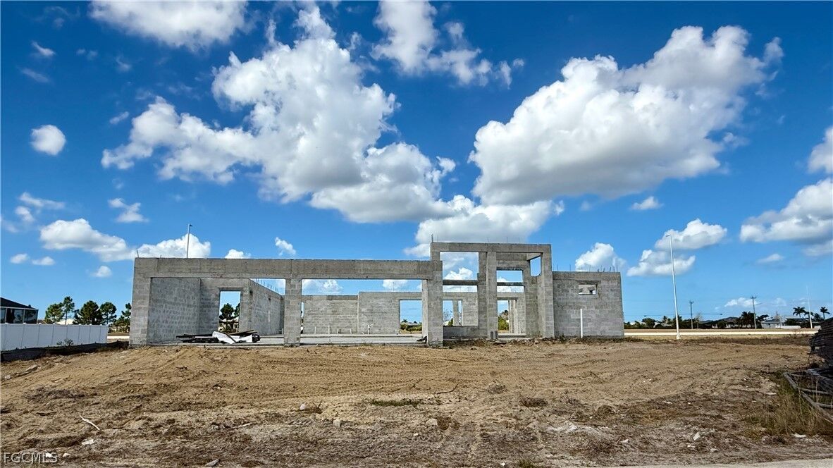 Property Photo:  324 NW 31st Place  FL 33993 