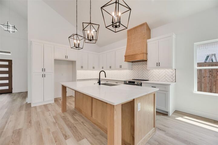 Property Photo:  110 Hesed Street  TX 75402 