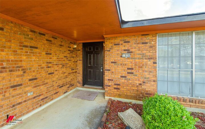 Property Photo:  1806 Old Oaks Street  LA 71119 