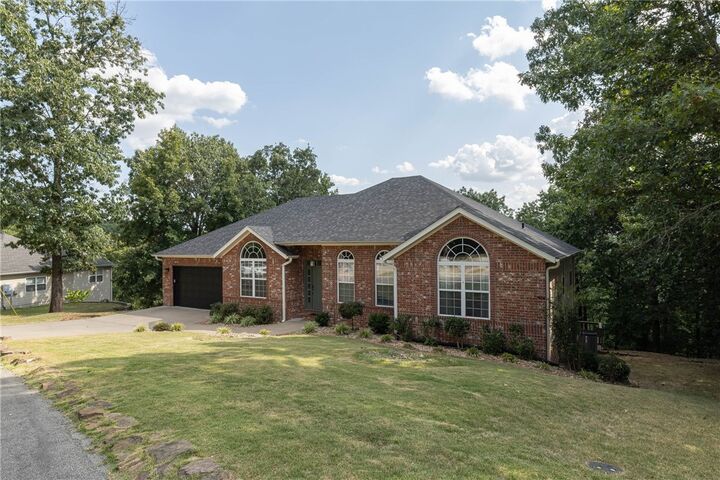 Property Photo:  7 Stratfield Lane  AR 72714 
