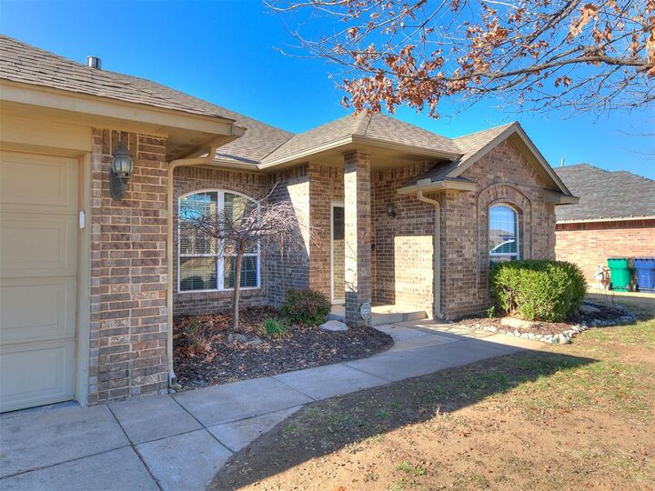 Property Photo:  1905 Breakers West Boulevard  OK 73128 