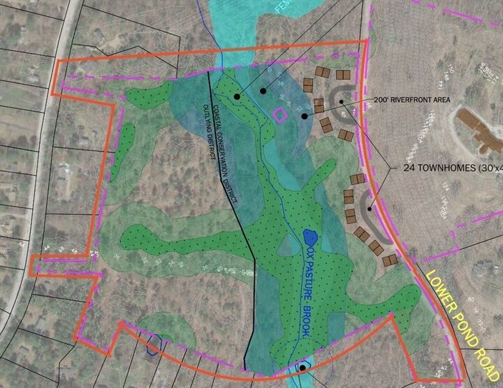 Property Photo:  285 Central St  MA 01969 