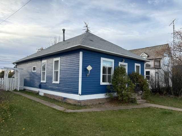 4919 49 Street — photo 1
