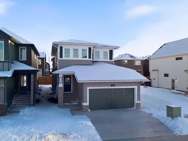 Property Photo: 921 Chinook Winds Meadow SW AB T4B 5P8