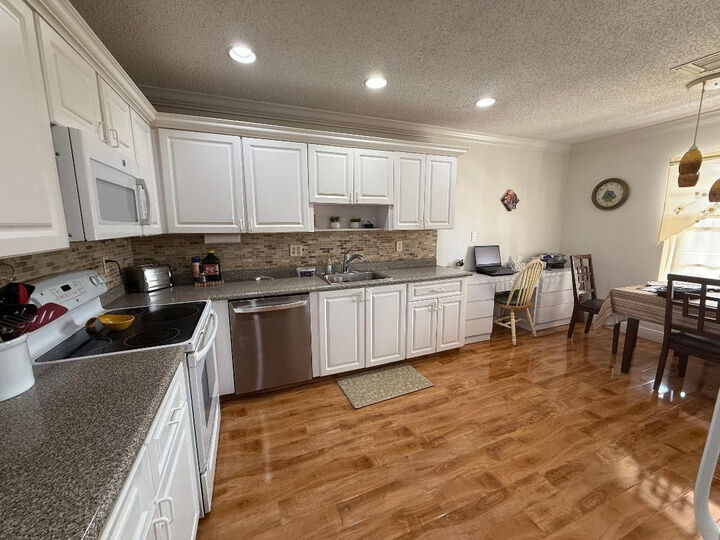 Property Photo: 1621 NW 20th Avenue 201 FL 33445