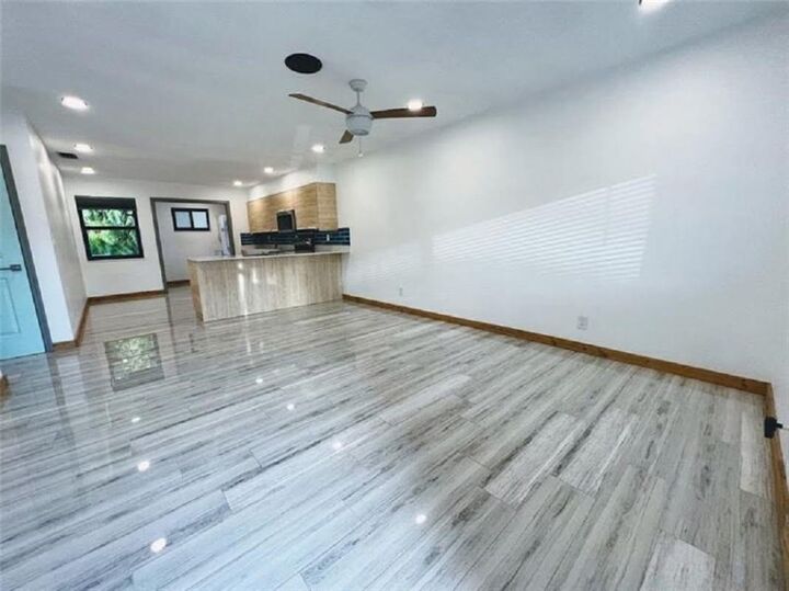 Property Photo:  2626 NE 10th Terrace 1  FL 33334 