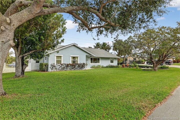 Property Photo:  9496 SE Park Street  FL 33455 