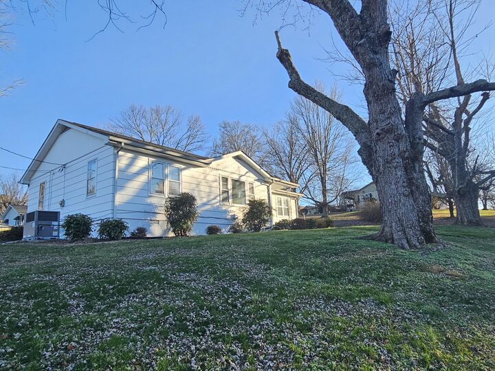 Property Photo:  1809 Elrod Street SE  TN 37311 