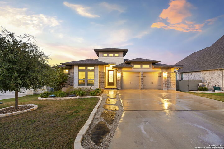 Property Photo: 422 Bridle Trail TX 78132