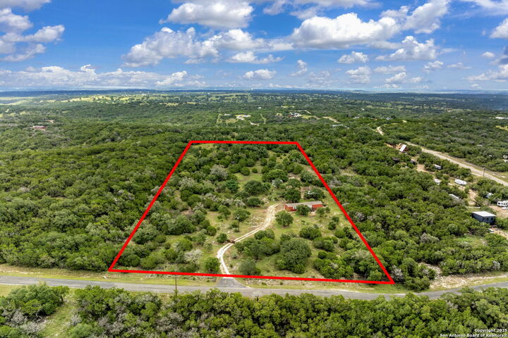 Property Photo: 125 Teague TX 78028