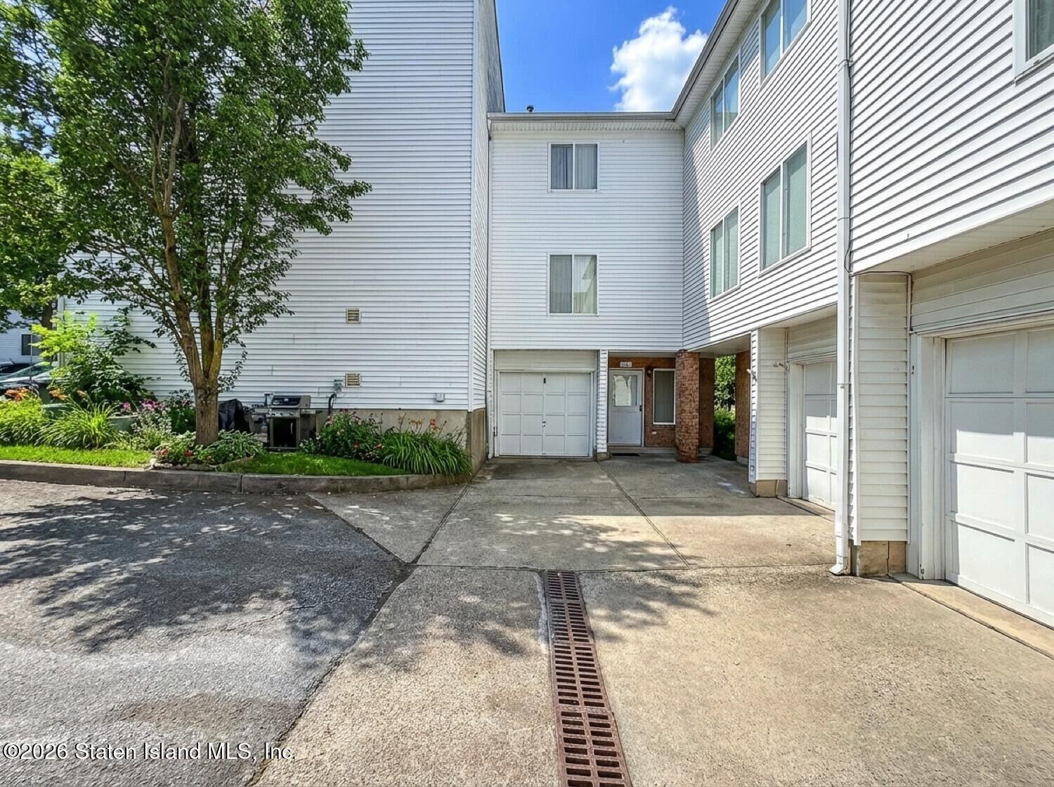 Property Photo: 45 Jamie Lane NY 10312