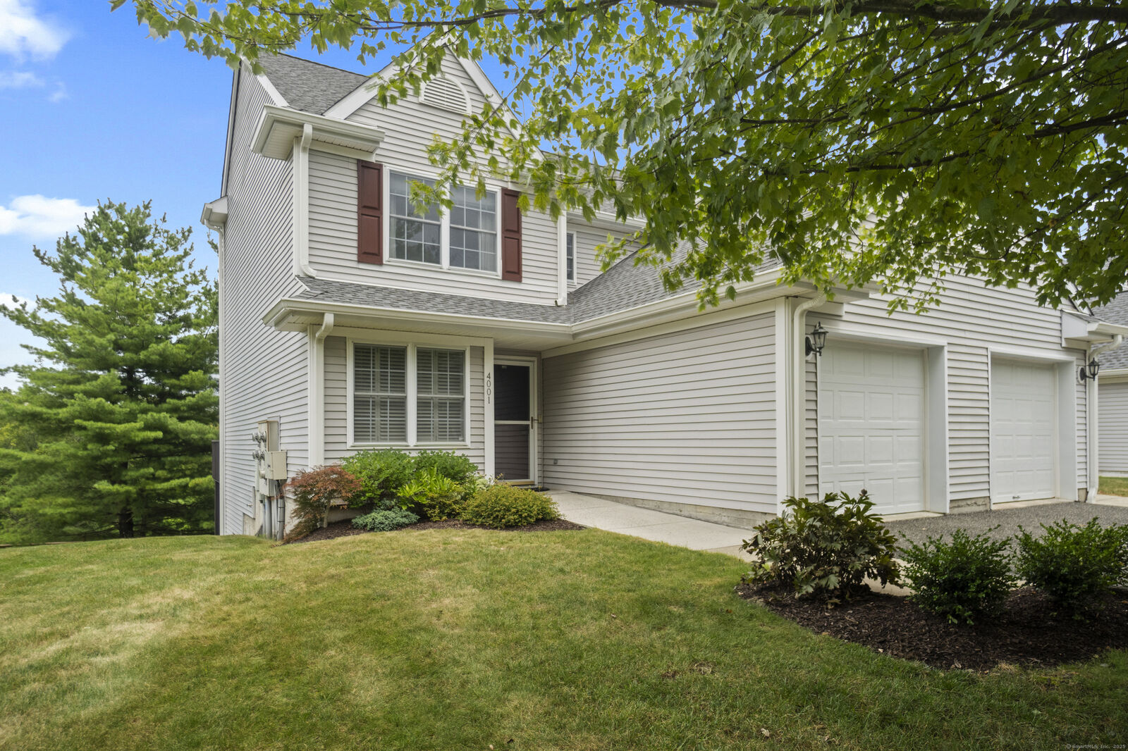 Property Photo:  4001 Heartwood Lane 4001  CT 06811 