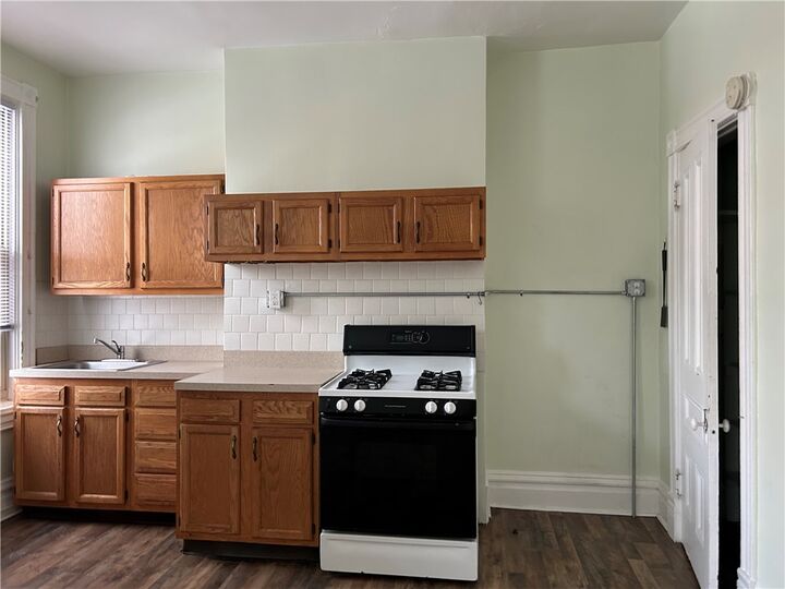 Property Photo: 420 S Pacific Ave PA 15224