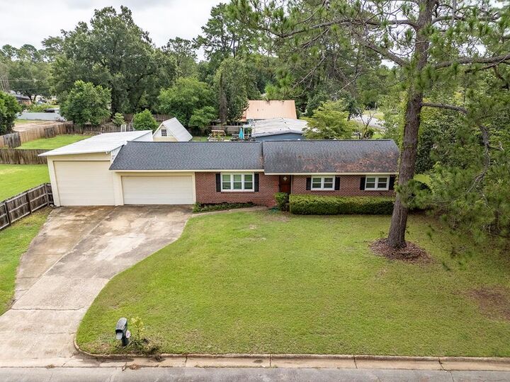 Property Photo:  2300 Hilltop Drive  GA 31707 