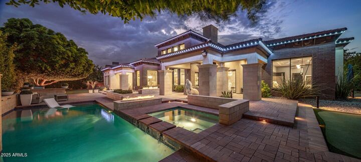 Property Photo:  2639 E Lovebird Lane  AZ 85297 