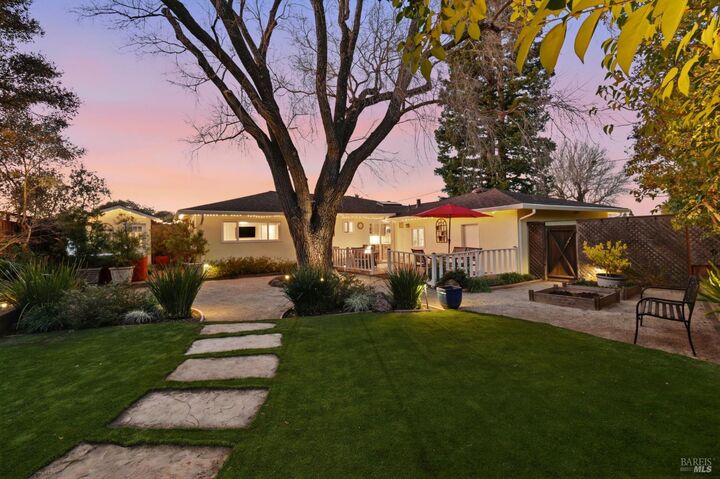 Property Photo: 20 Plaza Demira CA 9497