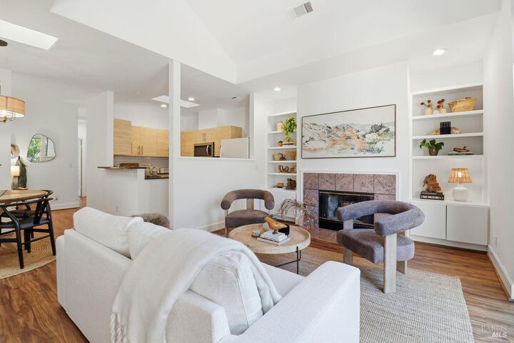 Property Photo: 37 Ross Avenue 5 CA 94960