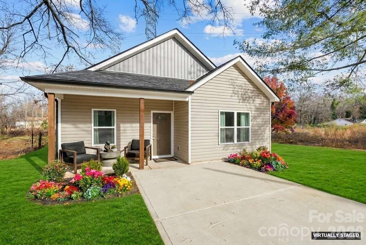 Property Photo:  914 Wilmington Avenue  NC 28677 