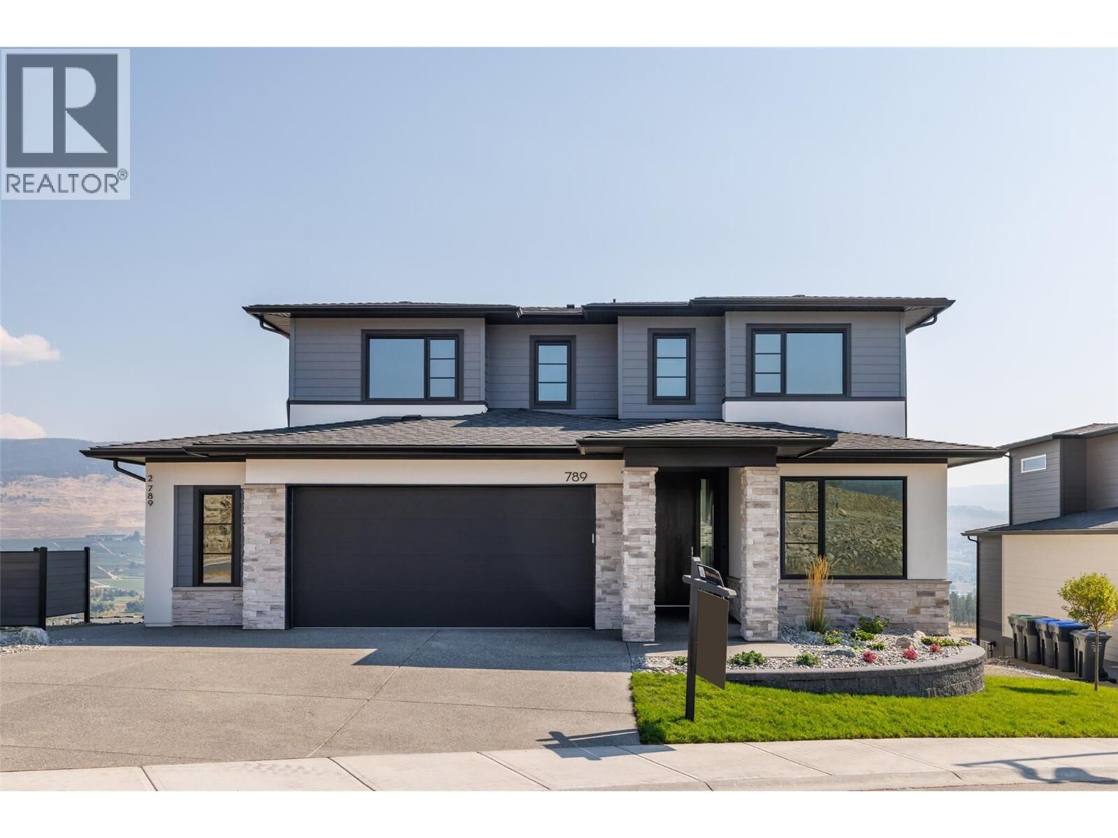 Photo de la propriété: 789 Carleton Street BC V1V 0A8