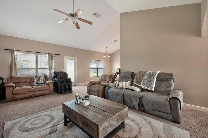 Property Photo:  607 Rowan Circle  FL 32536 