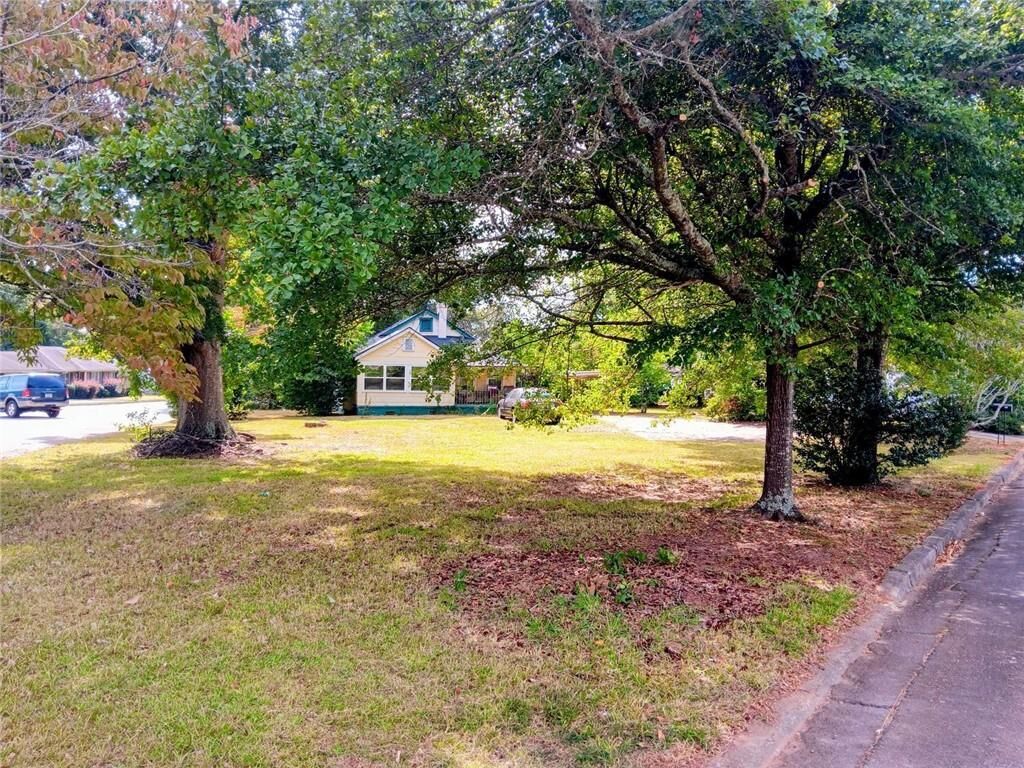 Property Photo:  406 Brookwood Drive  GA 30286 