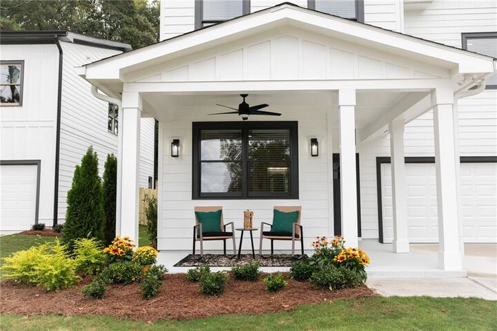 Property Photo:  507 Casanova Street SE  GA 30315 