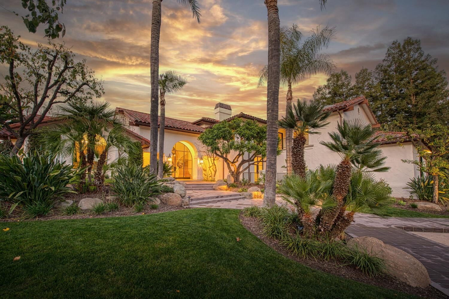 Property Photo:  1530 W Moraga Road  CA 93711 