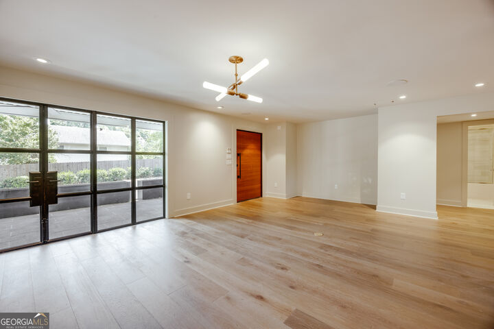 Property Photo: 1554 Lumpkin Street 1 GA 30605