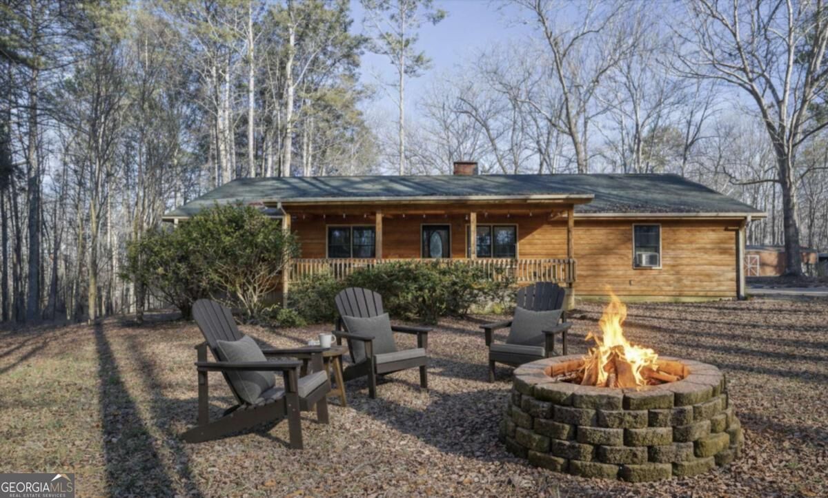 Property Photo:  6896 Heardsville Road  GA 30028 