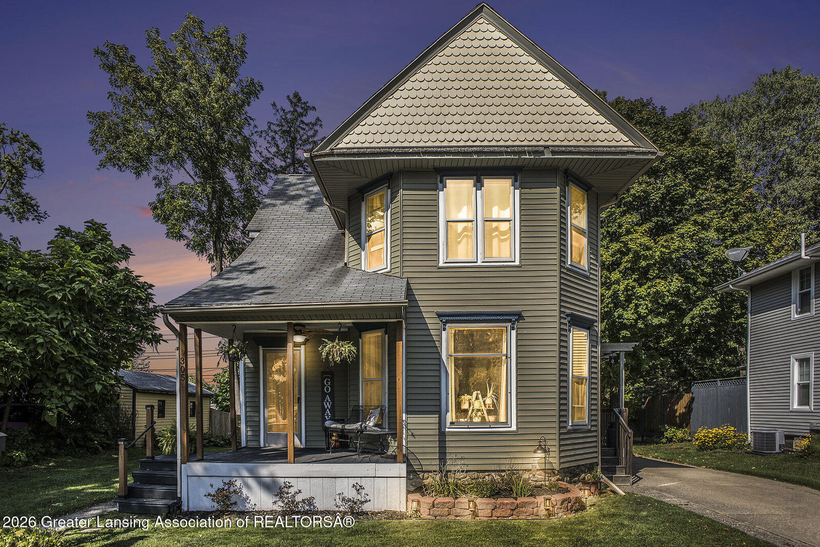 Property Photo:  305 E Middle Street  MI 48895 