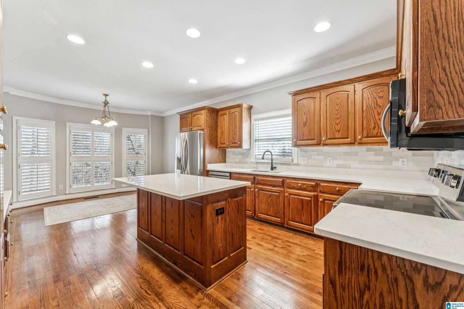 Property Photo: 709 Cunningham Circle AL 35173