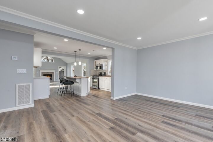 Property Photo: 81 Hutchinson St NJ 07066