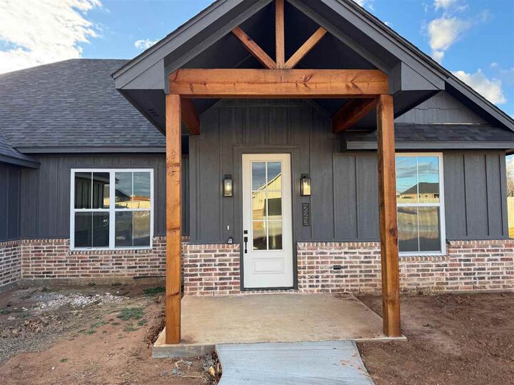 Property Photo: 223 Blakely Ln OK 73541