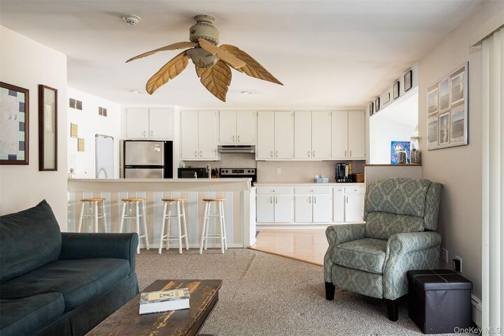 Property Photo:  2 Fenwick Street  NY 11950 