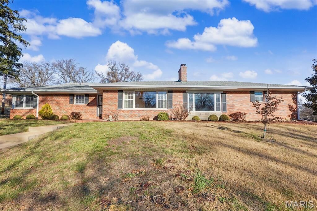 Property Photo:  1400 Norman Place  MO 63122 