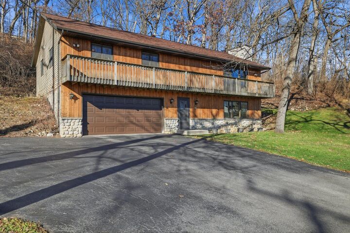 Property Photo:  142 Riverside Dr  WI 53185 