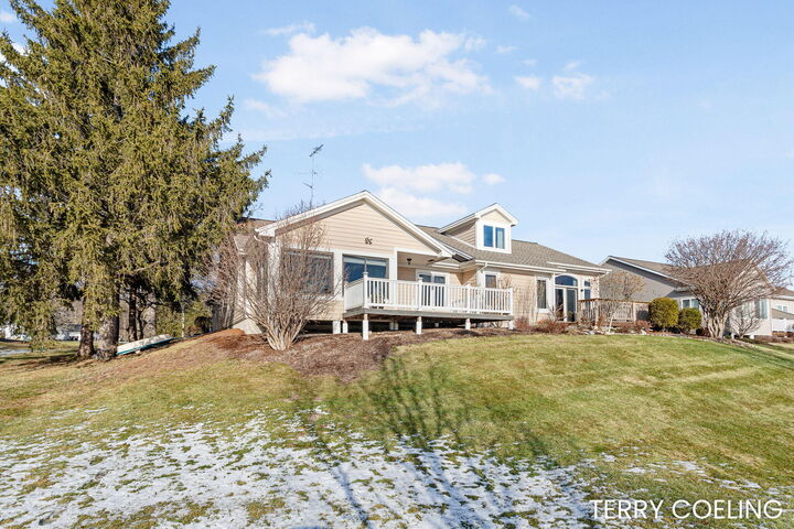 Property Photo:  2868 Grand Isle Drive NE  MI 49306 