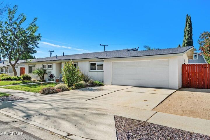 Property Photo:  1135 Donner Avenue  CA 93065 