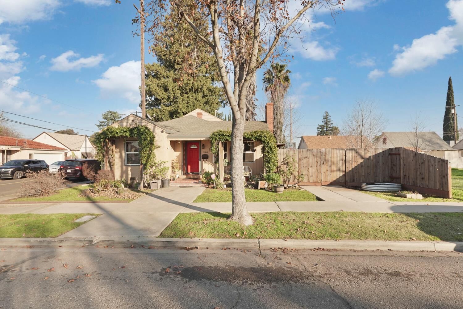 Property Photo:  1000 S Central Avenue  CA 95240 