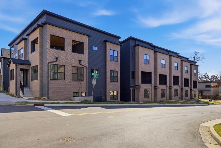 Property Photo:  977 Dozier Pl 3  TN 37216 