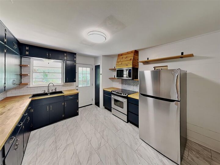 Property Photo:  3259 Creston Avenue  TX 76133 