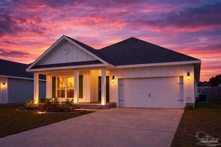 Property Photo: 4074 Blaney Ln FL 32571