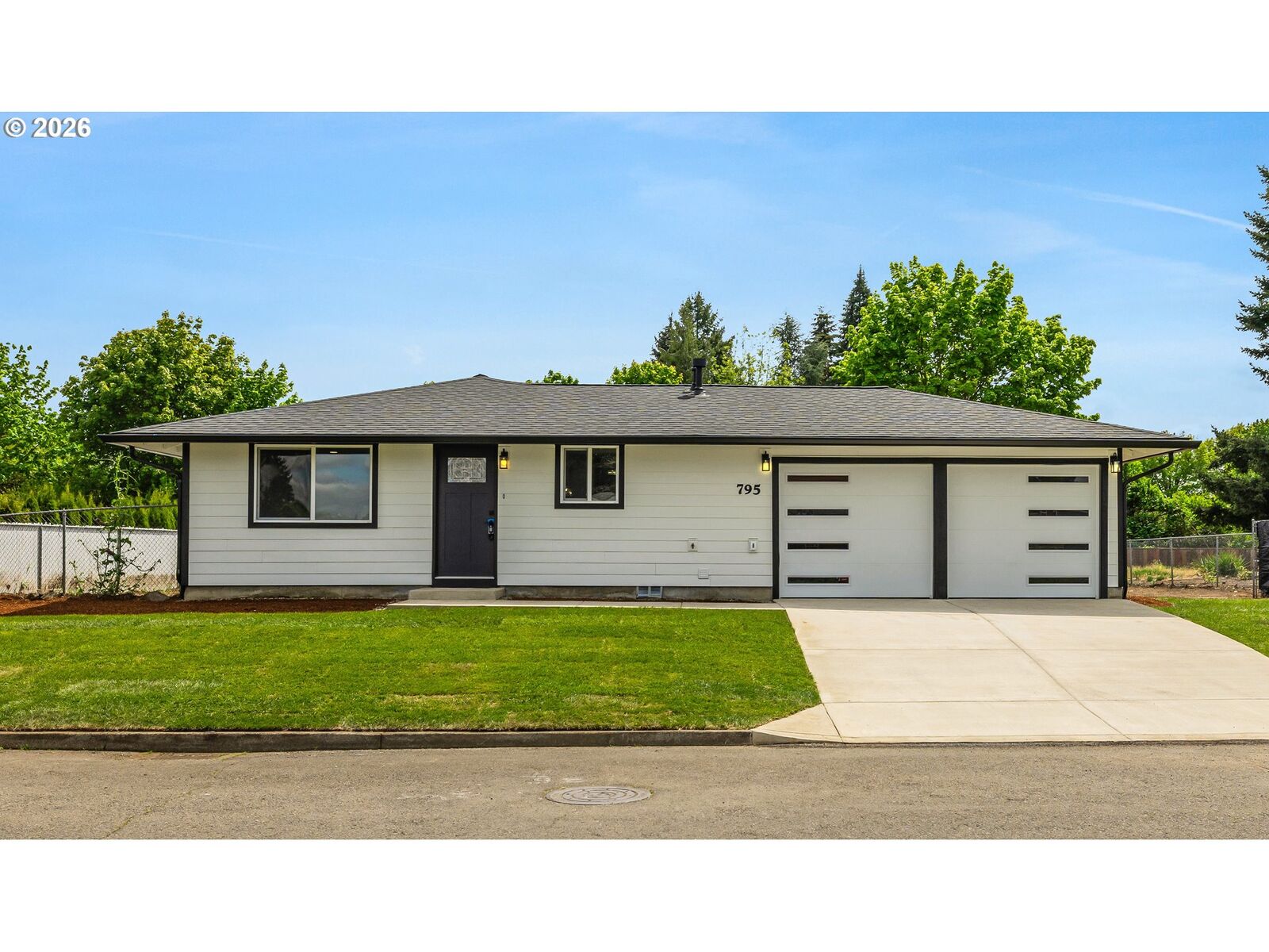 Property Photo:  795 NW 6th Ave  OR 97013 