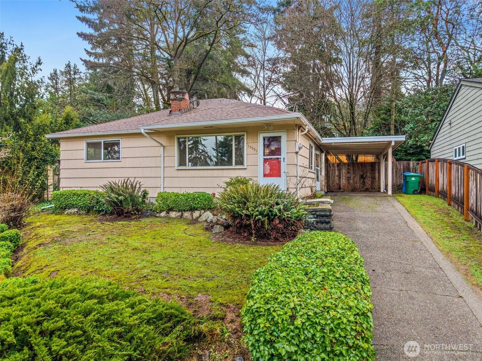 Property Photo:  15551  Densmore Avenue N  WA 98133 
